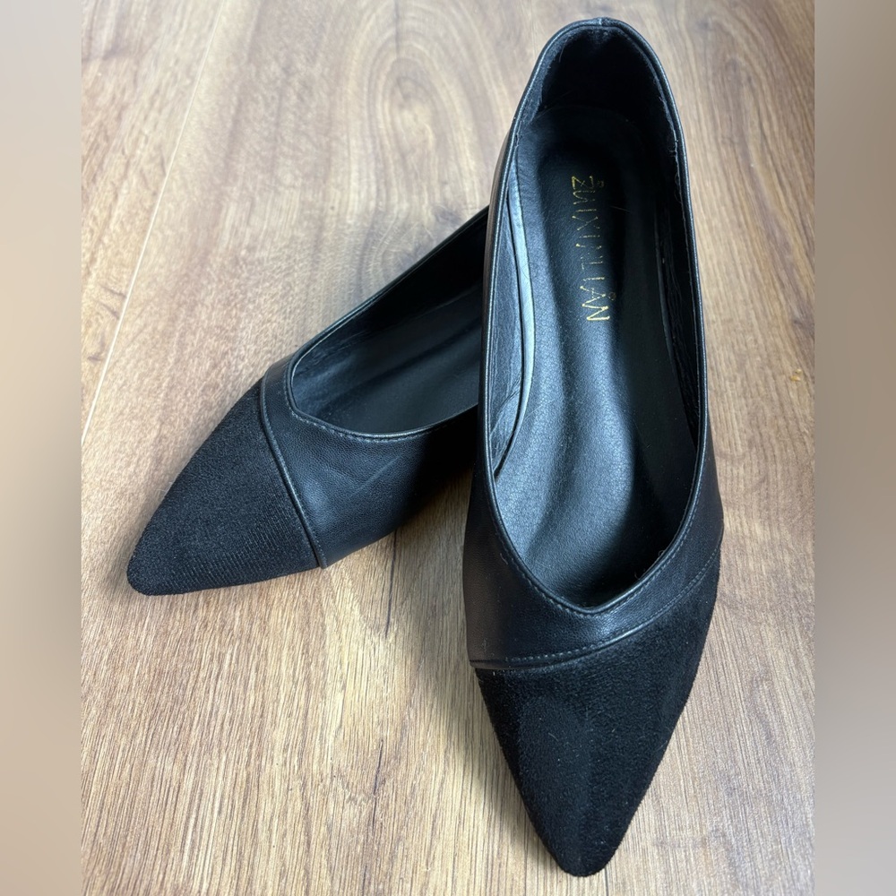 Black Minimalist Flats